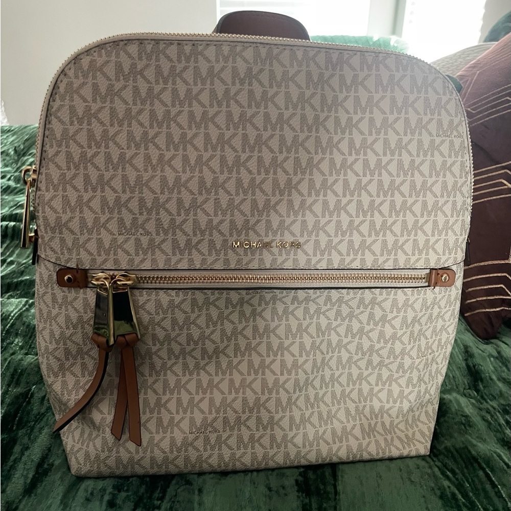 Michael Kors Rhea Zip Medium Slim Backpack